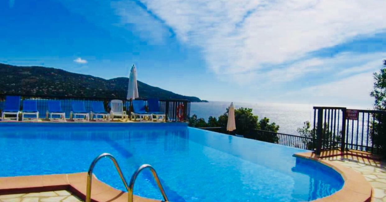 Mazet « Domaine De La Pinede » Apartamento Le Lavandou Exterior foto